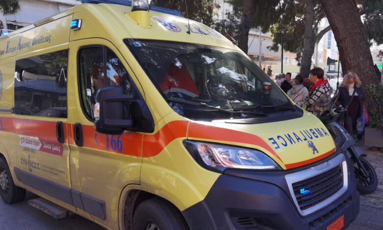 Σοβαρό τροχαίο με κλεμμένη μηχανή στην Πέτρου Ράλλη 2 Σοβαρό τροχαίο με κλεμμένη μηχανή στην Πέτρου Ράλλη 1