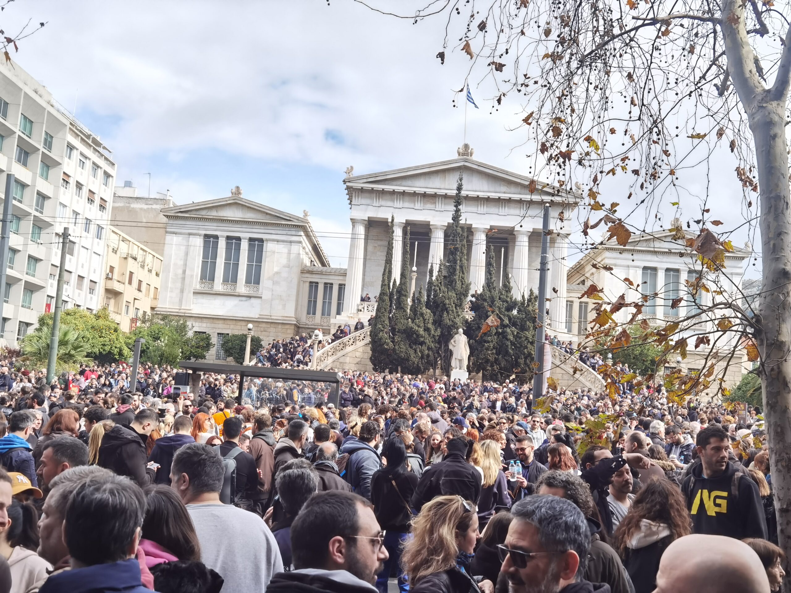 Εθνική απεργία, ιστορικά συλλαλητήρια - "Κατέβασε ρολά" το Χαϊδάρι 12 Εθνική απεργία, ιστορικά συλλαλητήρια - "Κατέβασε ρολά" το Χαϊδάρι 11