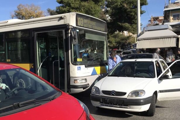 Τρελή πορεία λεωφορείου και σύγκρουση στην Αγία Μαρίνα - Δύο γυναίκες στο νοσοκομείο με ελαφρά τραύματα 31