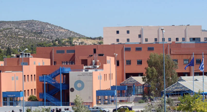 Αττικόν: "Ξαφνικά αναβλήθηκαν χειρουργεία", καταγγέλλουν συγγενείς ασθενών - Ο λόγος 1