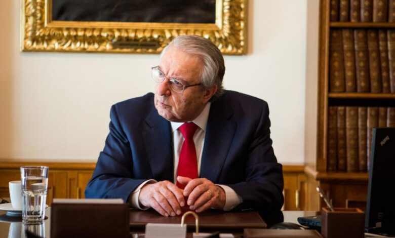 Γ. Μπαμπινιώτης: Δεν έχουμε ανάγκη από περισσότερα πρότυπα, αλλά από καλύτερα δημόσια σχολεία 2 Γ. Μπαμπινιώτης: Δεν έχουμε ανάγκη από περισσότερα πρότυπα, αλλά από καλύτερα δημόσια σχολεία 1