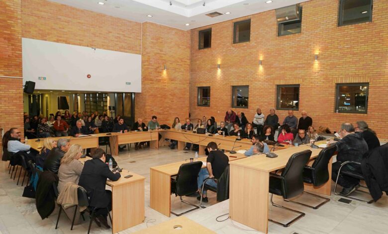 Απόφαση στήριξης της μονιμοποίησης 61 συμβασιούχων του Δήμου Χαϊδαρίου 2 Απόφαση στήριξης της μονιμοποίησης 61 συμβασιούχων του Δήμου Χαϊδαρίου 1