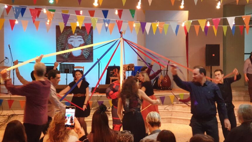 Χαϊδάρι: Κέφι, χορός και ζεστή ατμόσφαιρα στην αποκριάτικη εκδήλωση 2 Χαϊδάρι: Κέφι, χορός και ζεστή ατμόσφαιρα στην αποκριάτικη εκδήλωση 1