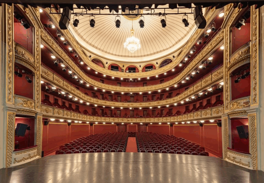 "Όσα Παίρνει ο Άνεμος" στο Δημοτικό Θέατρο Πειραιά 2 "Όσα Παίρνει ο Άνεμος" στο Δημοτικό Θέατρο Πειραιά 1