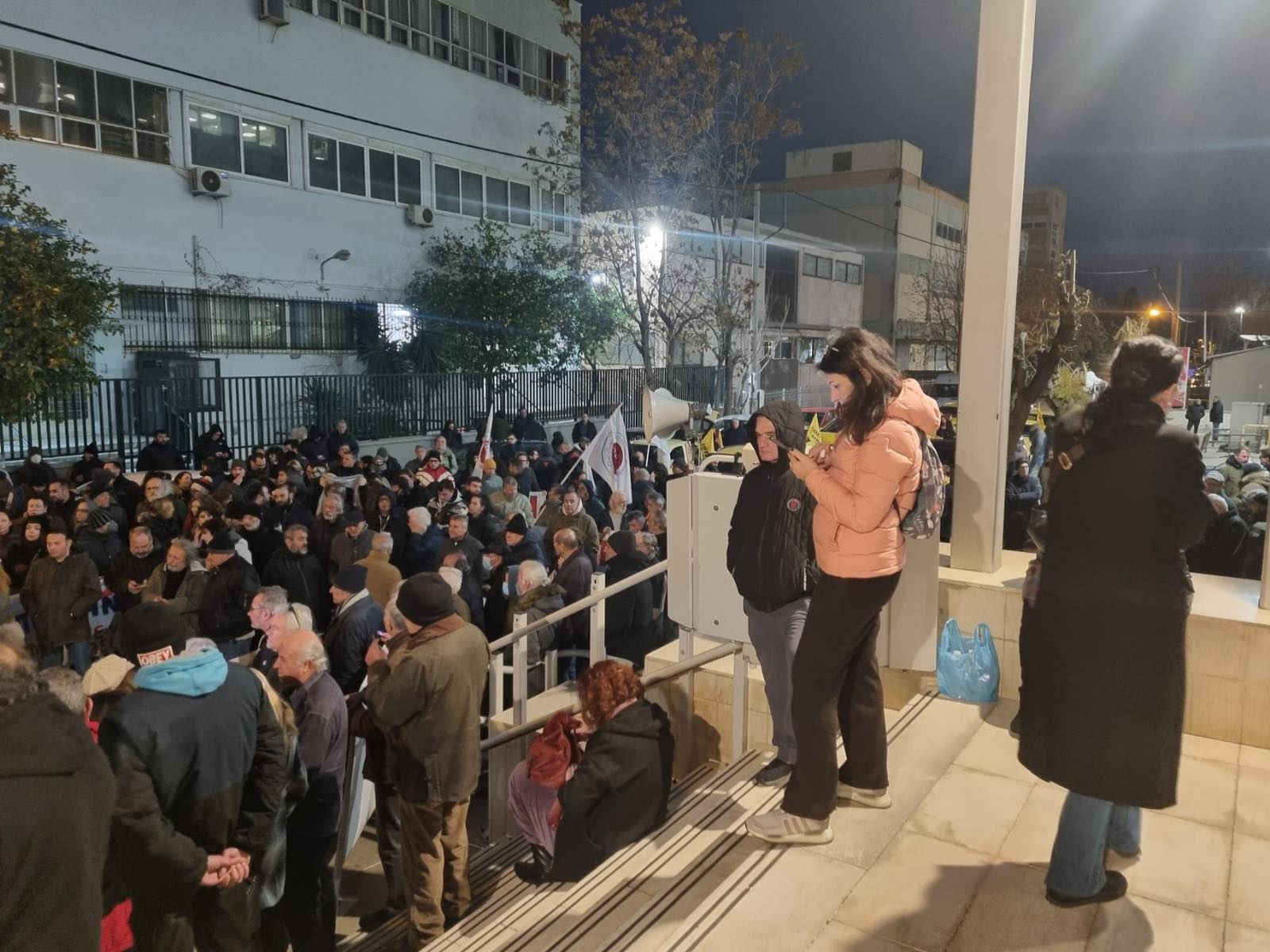 Εντυπωσιακή κινητοποίηση έξω από τα γραφεία της Do Value - Τι δήλωσε η εταιρεία 11 Εντυπωσιακή κινητοποίηση έξω από τα γραφεία της Do Value - Τι δήλωσε η εταιρεία 10
