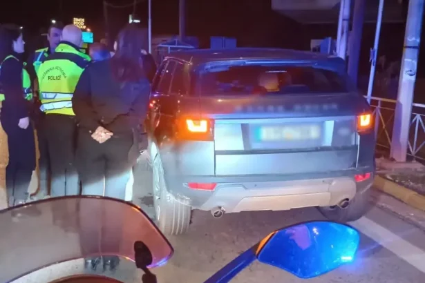 Συλλήψεις οδηγών και γερανοί στη Λεωφόρο Αθηνών 11