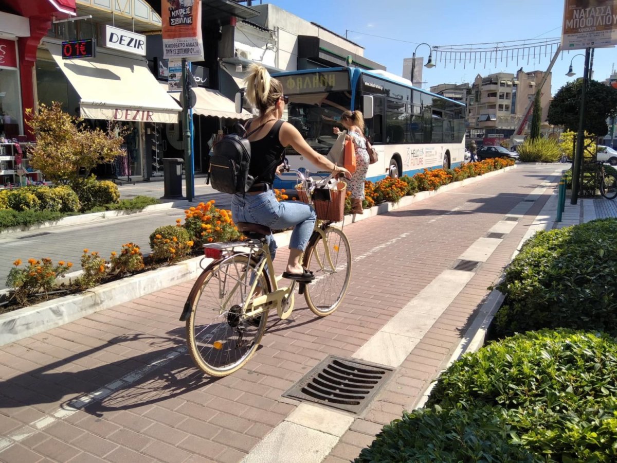 Τα σαμαράκια του Άμπου Ντάμπι, οι ποδηλατόδρομοι της Λάρισας και οι πεζοφέγυρες της Αθήνας 4 Τα σαμαράκια του Άμπου Ντάμπι, οι ποδηλατόδρομοι της Λάρισας και οι πεζοφέγυρες της Αθήνας 3
