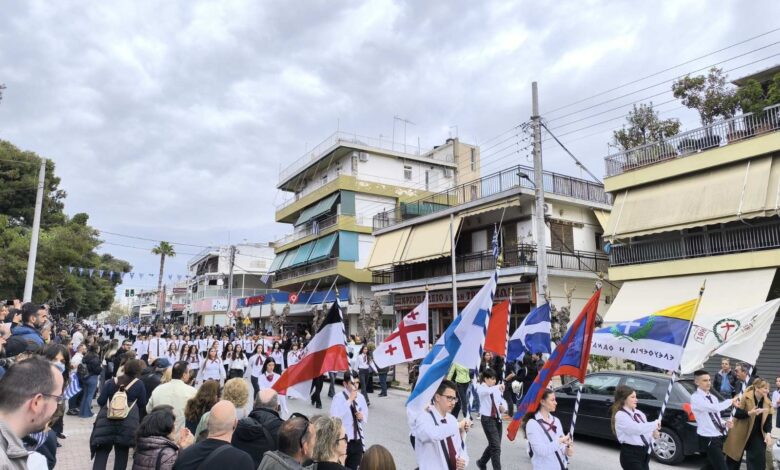 Με λαμπρότητα οι εκδηλώσεις για την Εθνική Επέτειο της 25ης Μαρτίου και η μαθητική παρέλαση 2 Με λαμπρότητα οι εκδηλώσεις για την Εθνική Επέτειο της 25ης Μαρτίου και η μαθητική παρέλαση 1