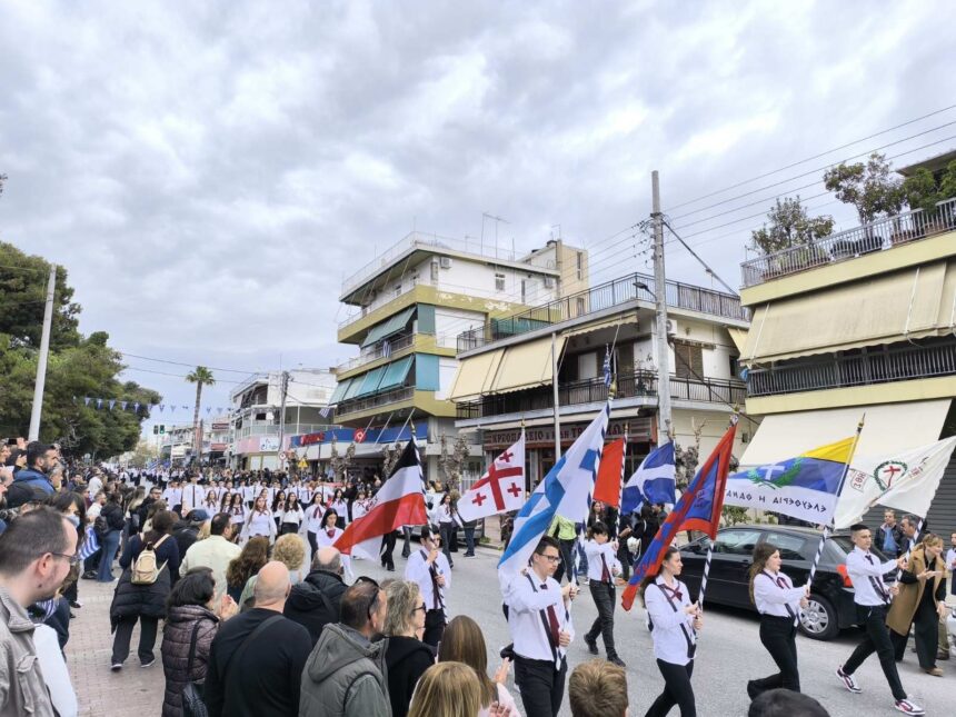 Με λαμπρότητα οι εκδηλώσεις για την Εθνική Επέτειο της 25ης Μαρτίου και η μαθητική παρέλαση  2 Με λαμπρότητα οι εκδηλώσεις για την Εθνική Επέτειο της 25ης Μαρτίου και η μαθητική παρέλαση  1