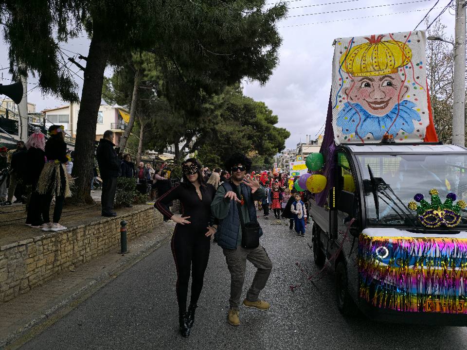 Η καρναβαλική παρέλαση και το μεγάλο πάρτι στην Πλατεία Ηρώων 14 Η καρναβαλική παρέλαση και το μεγάλο πάρτι στην Πλατεία Ηρώων 13
