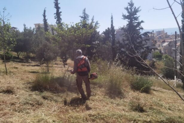 Χαϊδάρι: Δημοτικός υπάλληλος βρήκε και παρέδωσε πορτοφόλι με σεβαστό ποσό 11