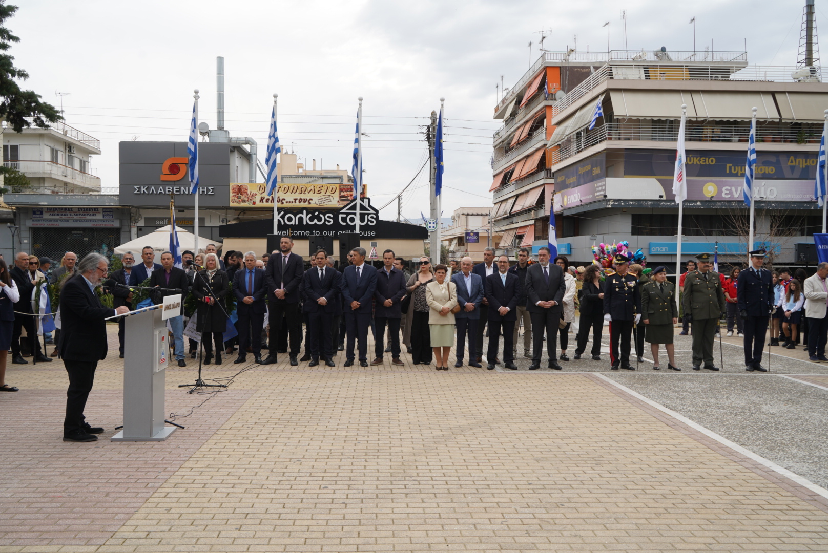 Με λαμπρότητα οι εκδηλώσεις για την Εθνική Επέτειο της 25ης Μαρτίου και η μαθητική παρέλαση 4 Με λαμπρότητα οι εκδηλώσεις για την Εθνική Επέτειο της 25ης Μαρτίου και η μαθητική παρέλαση 3