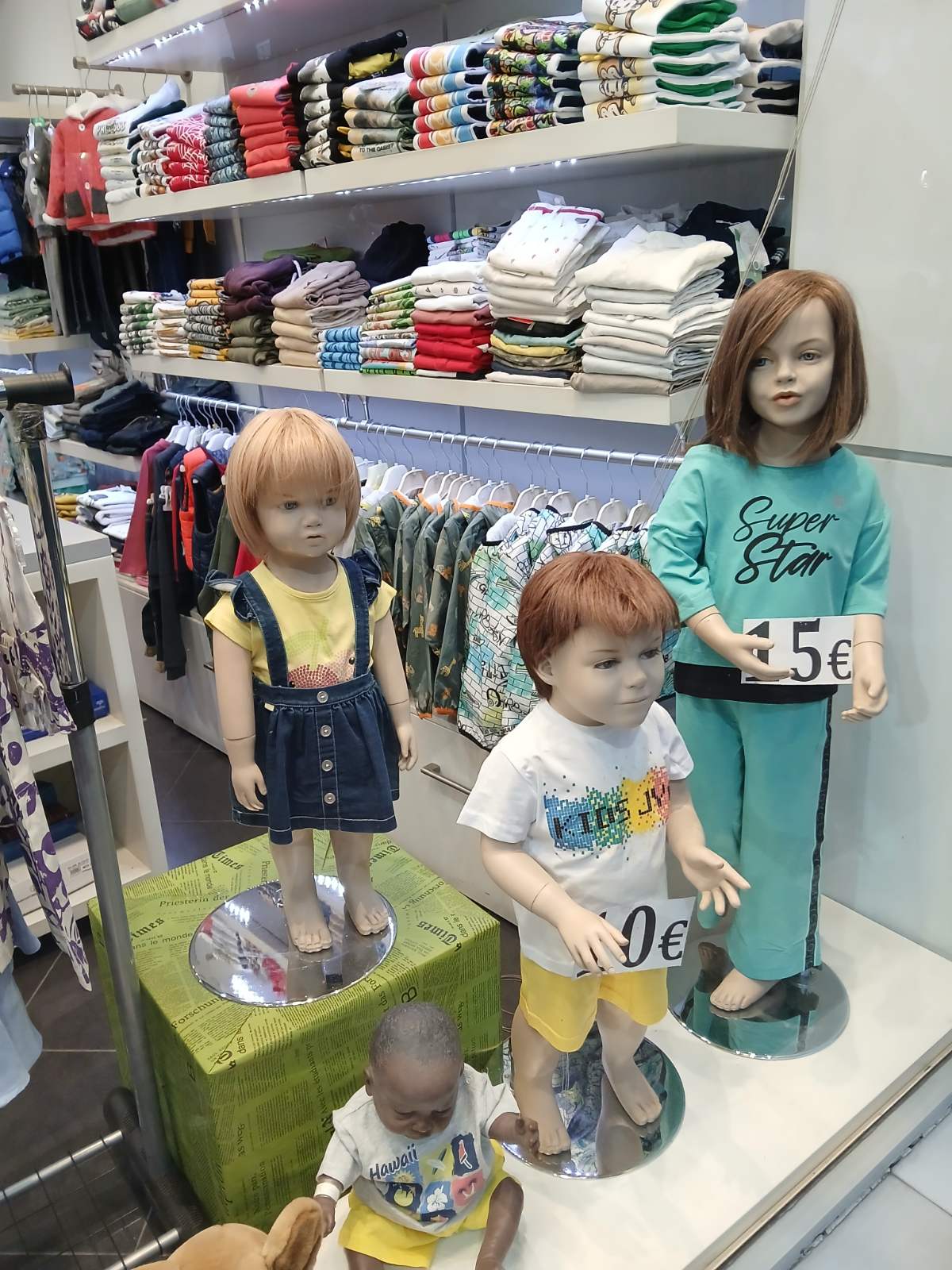Παιδικό ρούχο: Το απόλυτο bazaar σε ανοιξιάτικα και καλοκαιρινά στο Χαϊδάρι! - Οι πασχαλινές αγορές σε απίστευτες τιμές 4 Παιδικό ρούχο: Το απόλυτο bazaar σε ανοιξιάτικα και καλοκαιρινά στο Χαϊδάρι! - Οι πασχαλινές αγορές σε απίστευτες τιμές 3