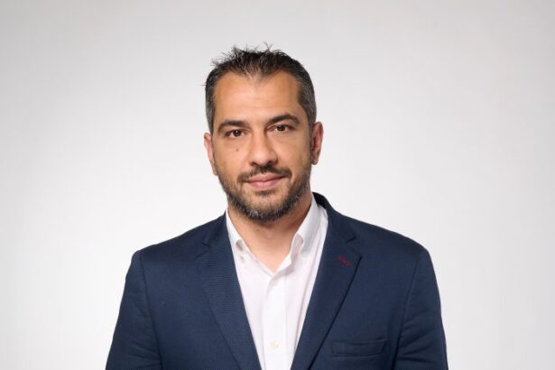 Αυτός είναι ο γιατρός από το "Αττικόν" που διαδέχτηκε την Παγώνη στην προεδρία της ΕΙΝΑΠ 31