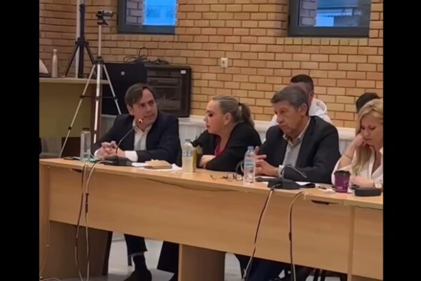Β. Ντηνιακός: Παραδώσαμε ταμείο 2.800.000 ευρώ - Σήμερα ο Δήμος βυθίζεται 51