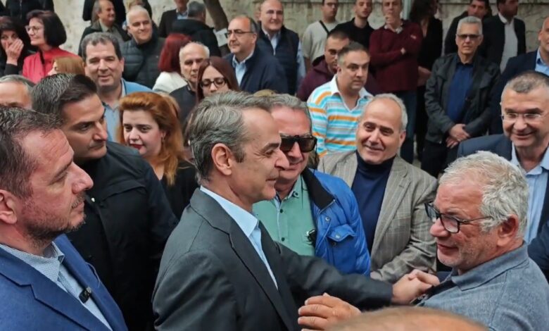 Μητσοτάκης από Αγία Βαρβάρα: Προχωράμε παρά τις δυσκολίες, τα καλύτερα είναι μπροστά μας 2 Μητσοτάκης από Αγία Βαρβάρα: Προχωράμε παρά τις δυσκολίες, τα καλύτερα είναι μπροστά μας 1