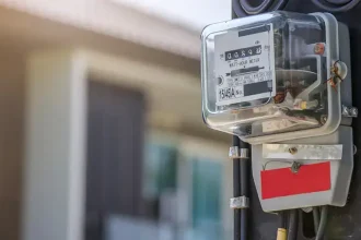 Καταγγελίες για "φάμπρικα" αναίτιων προστίμων από τον ΔΕΔΔΗΕ σε χιλιάδες νοικοκυριά για ρευματοκλοπή 33