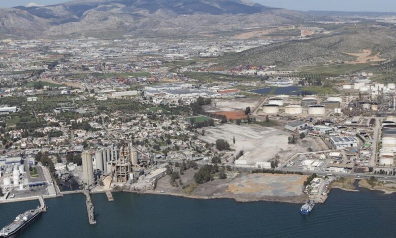 Παραλία Ασπροπύργου: Αυτή είναι η αμερικάνικη επένδυση των €300 εκατ. - Ο τρόπος που θα συνδεθεί με την Αθηνών Κορίνθου και η νέα γέφυρα 2 Παραλία Ασπροπύργου: Αυτή είναι η αμερικάνικη επένδυση των €300 εκατ. - Ο τρόπος που θα συνδεθεί με την Αθηνών Κορίνθου και η νέα γέφυρα 1