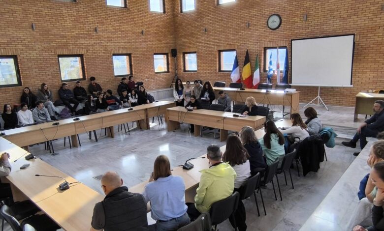 Μαθητές από Γαλλία, Βέλγιο και Ιταλία στο Δημαρχείο Χαϊδαρίου 2 Μαθητές από Γαλλία, Βέλγιο και Ιταλία στο Δημαρχείο Χαϊδαρίου 1