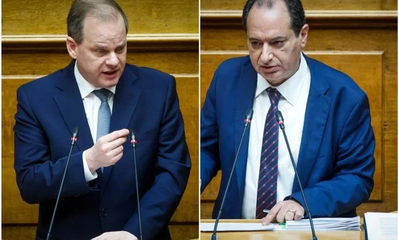 Στη Βουλή η δικογραφία για τα Τέμπη - Διερεύνηση ποινικών ευθυνών πολιτικών προσώπων 2 Στη Βουλή η δικογραφία για τα Τέμπη - Διερεύνηση ποινικών ευθυνών πολιτικών προσώπων 1