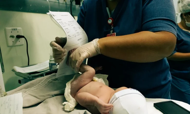 "Πανεπιστημιακό Νοσοκομείο για τη Γυναίκα και το Παιδί" γίνεται το Αγία Βαρβάρα - Τι αλλάζει στο Αττικόν 2 "Πανεπιστημιακό Νοσοκομείο για τη Γυναίκα και το Παιδί" γίνεται το Αγία Βαρβάρα - Τι αλλάζει στο Αττικόν 1