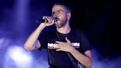 Ο ΛΕΞ ανακοίνωσε τη συναυλία του καλοκαιριού και «έριξε» το ίντερνετ 27