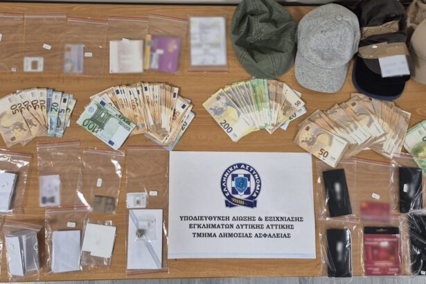 Εξαρθρώθηκε συμμορία που έκλεβε μεγάλα ποσά από αυτοκίνητα - Η μέθοδος δράσης 33