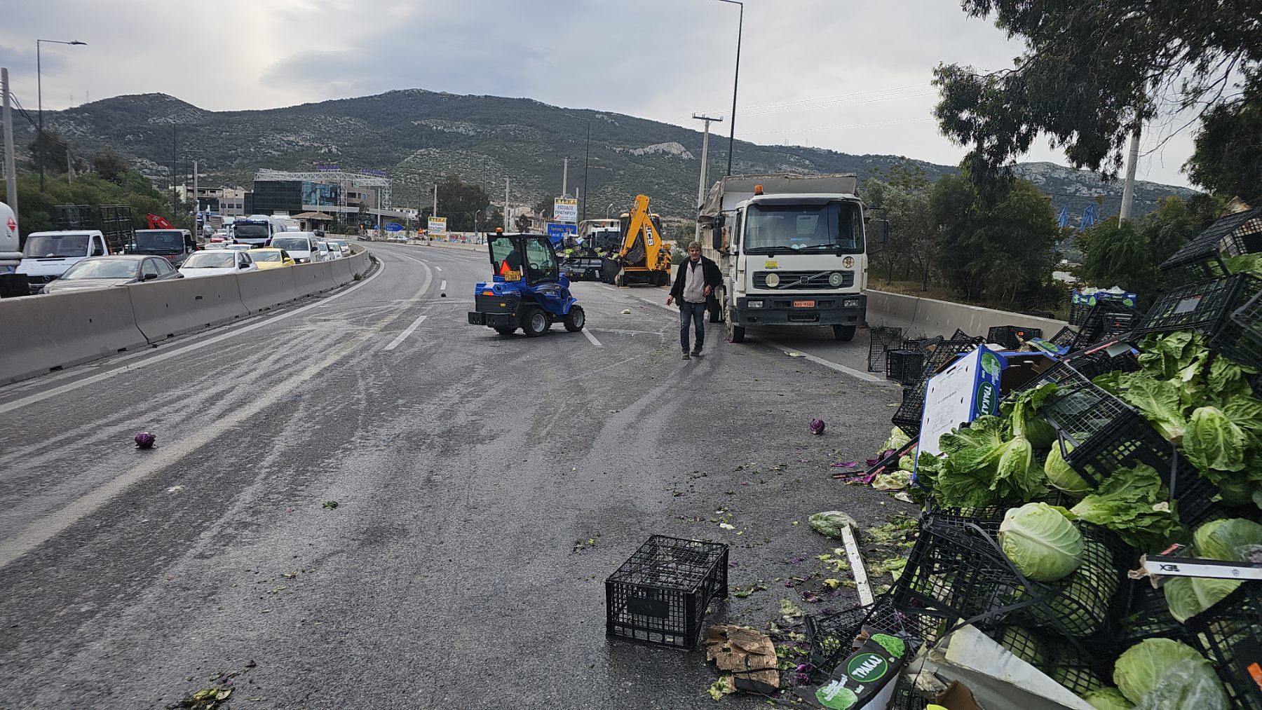 Αγώνας να δοθεί στην κυκλοφορία η άνοδος της Λεωφόρου Αθηνών 4 Αγώνας να δοθεί στην κυκλοφορία η άνοδος της Λεωφόρου Αθηνών 3