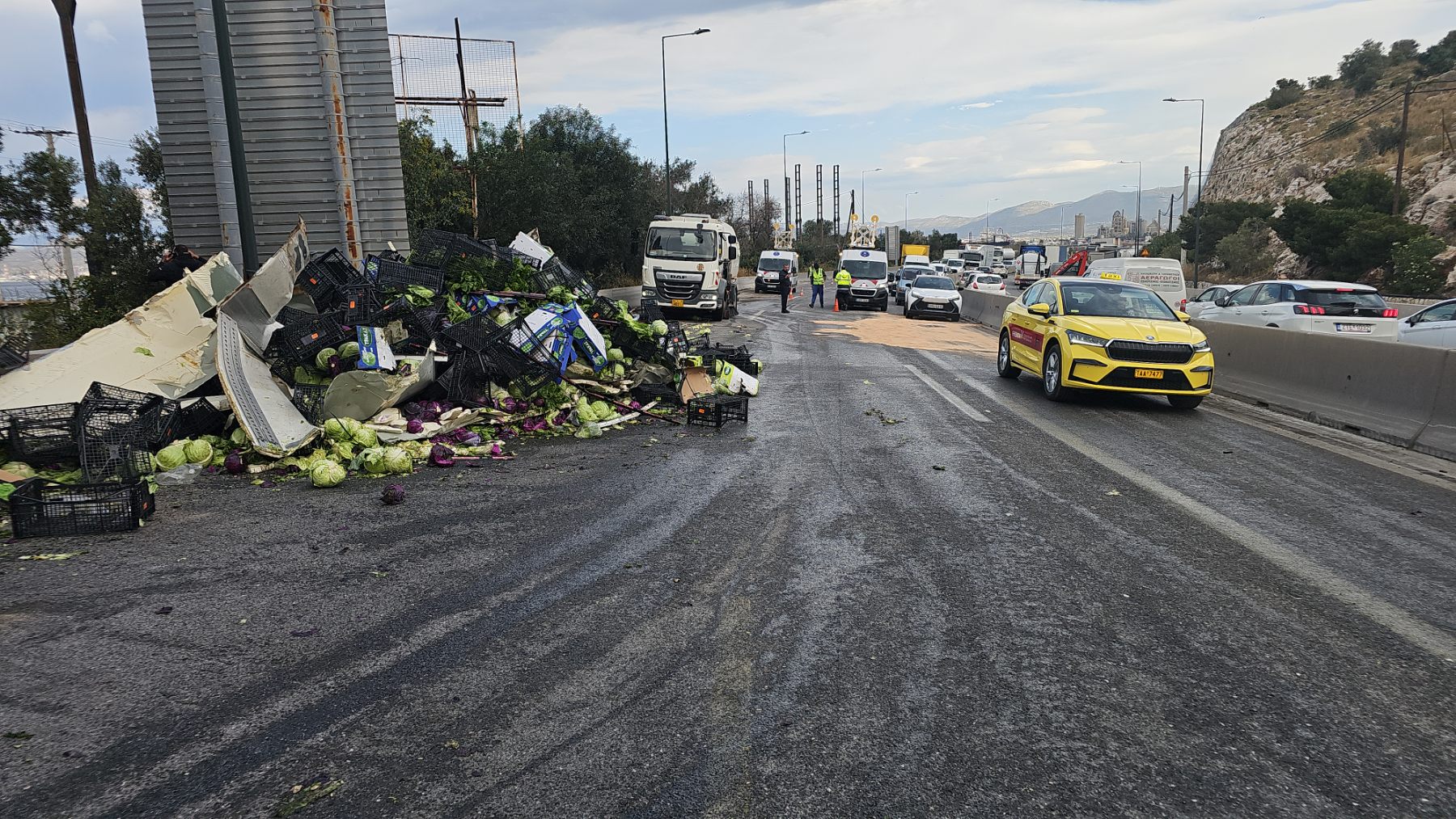 Αγώνας να δοθεί στην κυκλοφορία η άνοδος της Λεωφόρου Αθηνών 6 Αγώνας να δοθεί στην κυκλοφορία η άνοδος της Λεωφόρου Αθηνών 5