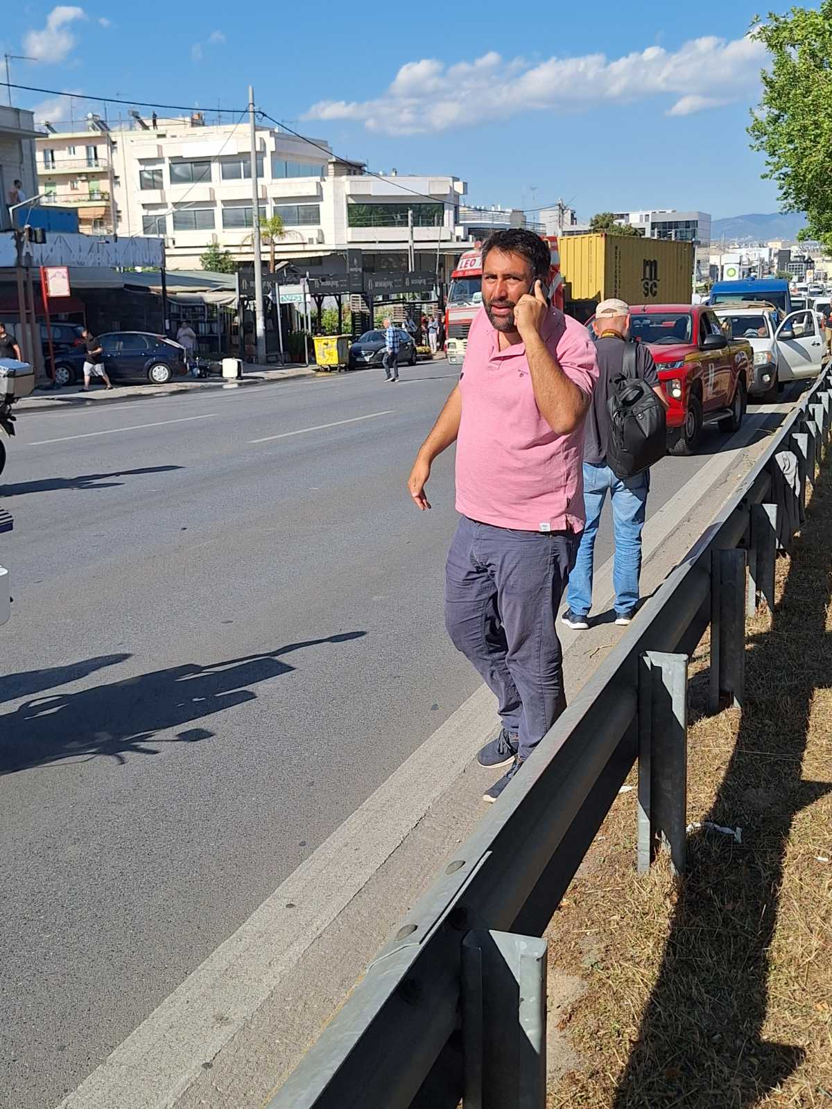 Πανικός στη Λεωφόρο Αθηνών: Φωτογραφίες και βίντεο από τη φωτιά που έκανε παρανάλωμα το πούλμαν 18 Πανικός στη Λεωφόρο Αθηνών: Φωτογραφίες και βίντεο από τη φωτιά που έκανε παρανάλωμα το πούλμαν 17