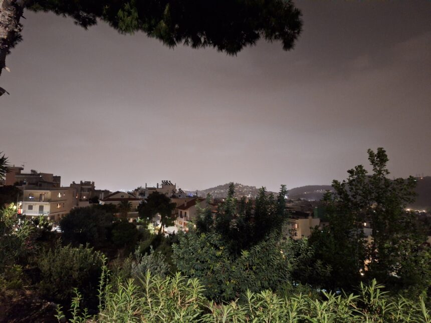 Αφρικανική Σκόνη Πνίγει την Ελλάδα: Πότε αναμένεται βελτίωση 2 Αφρικανική Σκόνη Πνίγει την Ελλάδα: Πότε αναμένεται βελτίωση 1