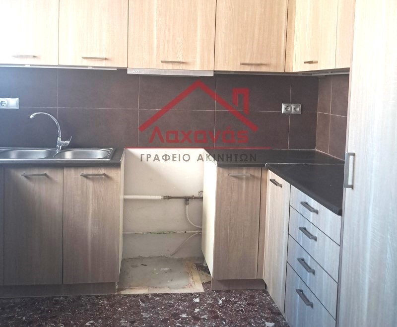 Πειραιάς - κέντρο, ενοικιάζεται διαμέρισμα κοντά στο Μετρό 4 Πειραιάς - κέντρο, ενοικιάζεται διαμέρισμα κοντά στο Μετρό 3