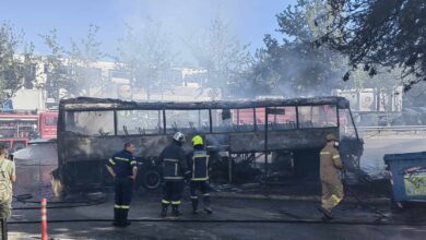 Εκρήξεις σε πούλμαν και πυκνός καπνός στη Λεωφόρο Αθηνών 1
