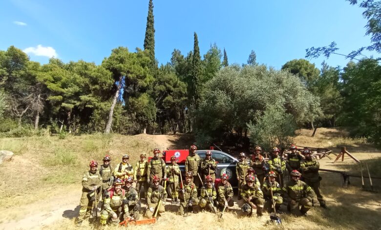 Εργαστήρι εκπαίδευσης πεζοπόρου τμήματος δασοπυρόσβεσης στον Διομήδειο Κήπο 2 Εργαστήρι εκπαίδευσης πεζοπόρου τμήματος δασοπυρόσβεσης στον Διομήδειο Κήπο 1