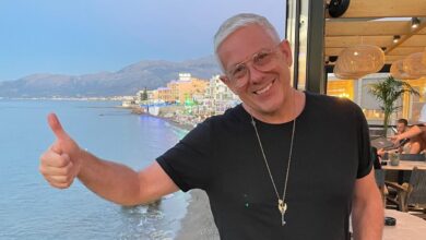 Τάσος Δούσης: Γεννήθηκα σε μια απίθανα φτωχή γειτονιά του Αιγάλεω, πέρασα δύσκολα αλλά τα κατάφερα 11