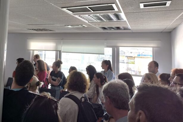 Γονείς διαμαρτύρονται για το "πάκτωμα" των παιδιών τους 51