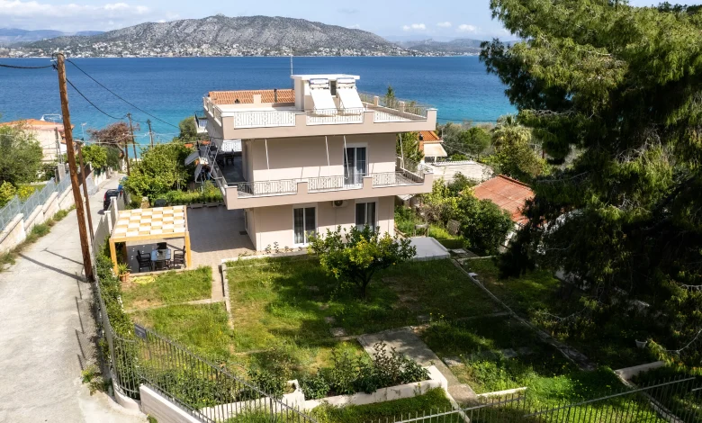 Σαλαμίνα: Πωλείται κατοικία επιπλωμένη και εξοπλισμένη 2 Σαλαμίνα: Πωλείται κατοικία επιπλωμένη και εξοπλισμένη 1