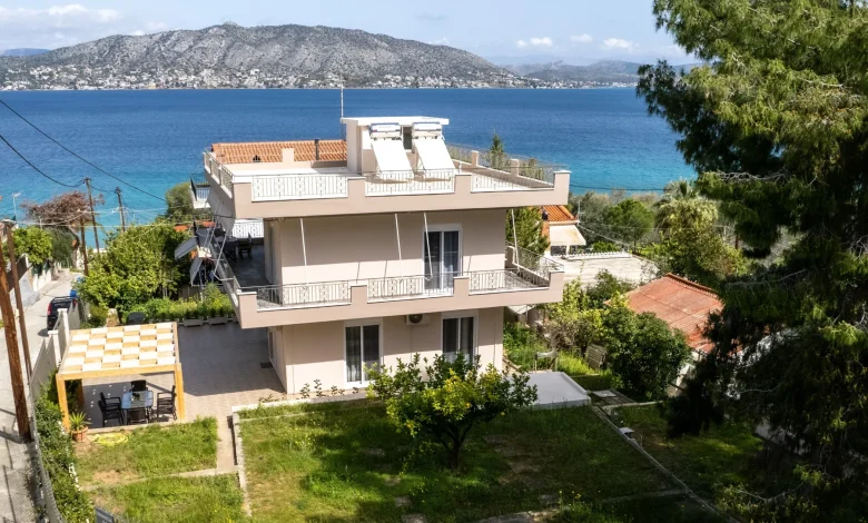 Σαλαμίνα: Πωλείται κατοικία επιπλωμένη και εξοπλισμένη 2 Σαλαμίνα: Πωλείται κατοικία επιπλωμένη και εξοπλισμένη 1