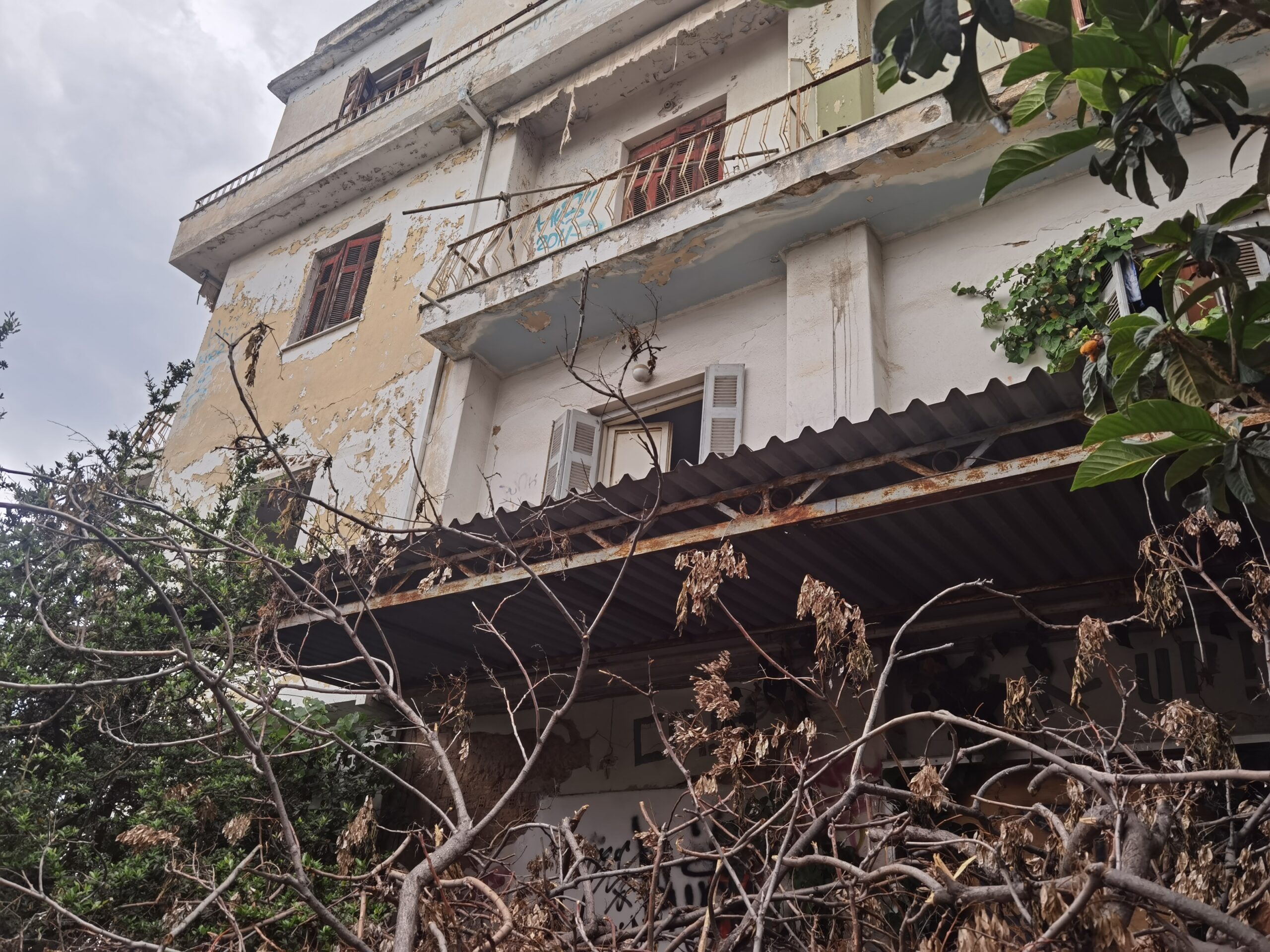 26 χρόνια είναι πάρα πολλά... - Τι μπορεί να γίνει για την πολυκατοικία "φάντασμα" στο Δάσος Χαϊδαρίου 4 26 χρόνια είναι πάρα πολλά... - Τι μπορεί να γίνει για την πολυκατοικία "φάντασμα" στο Δάσος Χαϊδαρίου 3