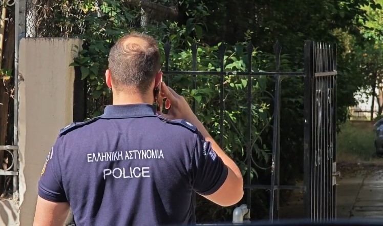 Προφυλακίστηκε ο 50χρονος που σκότωσε τη μητέρα του στο Χαϊδάρι 2 Προφυλακίστηκε ο 50χρονος που σκότωσε τη μητέρα του στο Χαϊδάρι 1