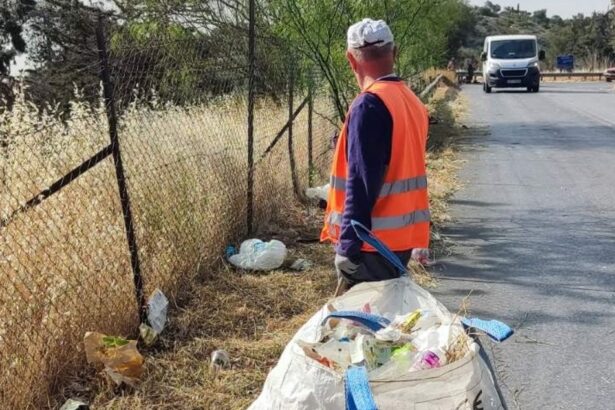 Επιχείρηση καθαρισμού σε έναν από τους πιο βρόμικους και επικίνδυνους για φωτιά δρόμους του Χαϊδαρίου 45