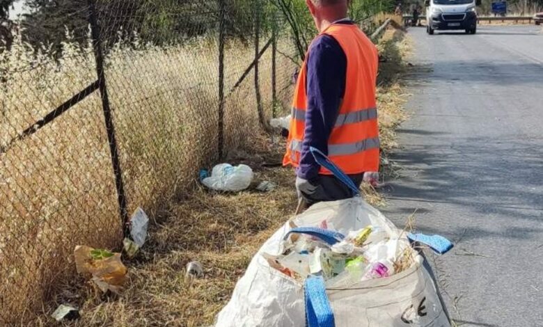 Επιχείρηση καθαρισμού σε έναν από τους πιο βρόμικους και επικίνδυνους για φωτιά δρόμους του Χαϊδαρίου 1