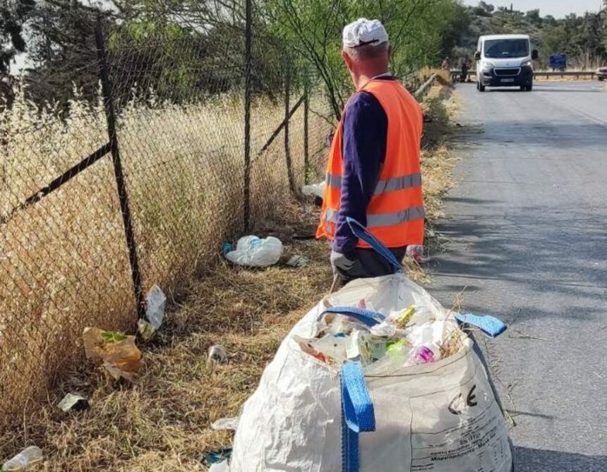 Επιχείρηση καθαρισμού σε έναν από τους πιο βρόμικους και επικίνδυνους για φωτιά δρόμους του Χαϊδαρίου 1