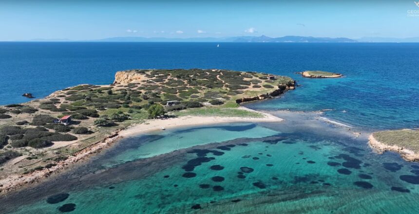 Υδρούσα, το νησάκι του Σαρωνικού με την απίστευτη ομορφιά - Βίντεο 2 Υδρούσα, το νησάκι του Σαρωνικού με την απίστευτη ομορφιά - Βίντεο 1