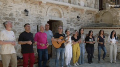 Δημήτρης Υφαντής: Ο Ηπειρώτης μουσικός κάνει δύναμη την απώλεια όρασης και τραγουδάει για τα παιδιά της Φλόγας και της Μονής Δουραχάνης 7