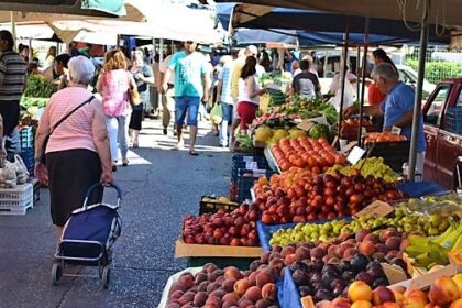 "Εσύ θα με κοροϊδέψεις εμένα, βρε;" - Γιαγιά... έτοιμη για όλα 11