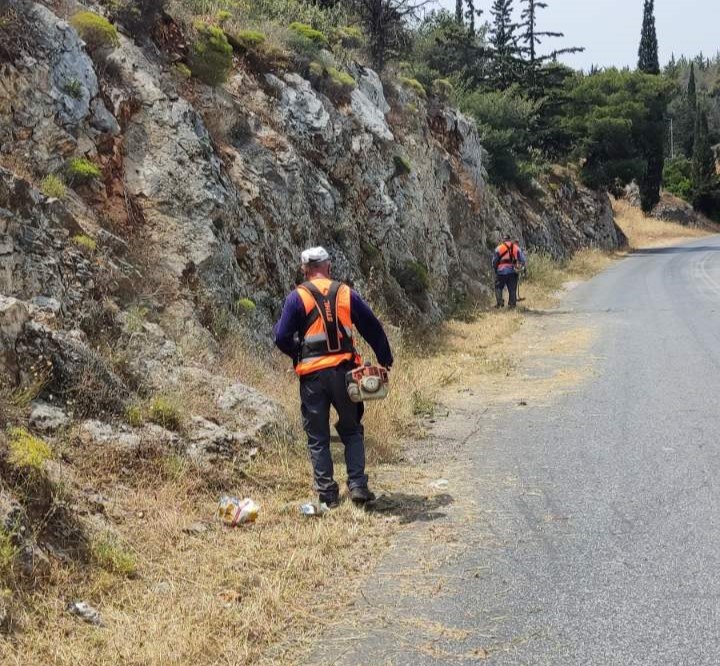 Επιχείρηση καθαρισμού σε έναν από τους πιο βρόμικους και επικίνδυνους για φωτιά δρόμους του Χαϊδαρίου 5