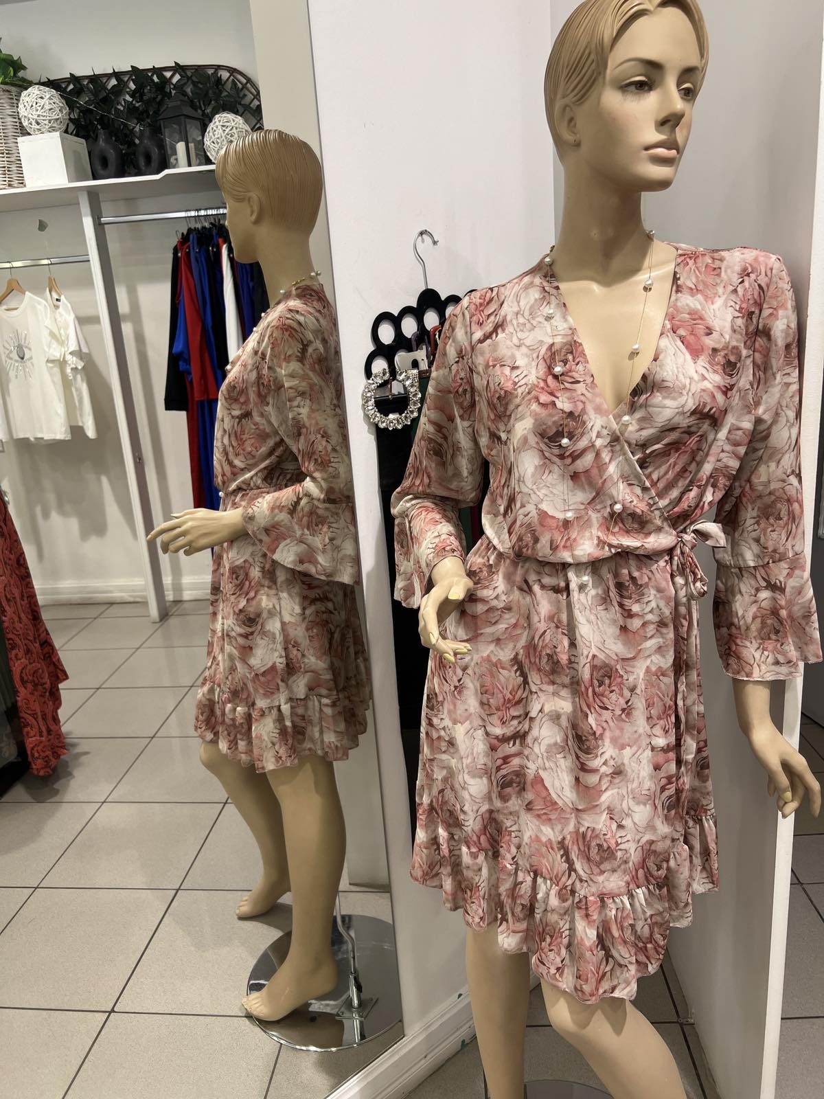 Όλα τα καλοκαιρινά και ανοιξιάτικα -50%!Μοναδικές εκπτώσεις στο Be Queen of Fashion στο Χαϊδάρι, μόνο για μία εβδομάδα 12 Όλα τα καλοκαιρινά και ανοιξιάτικα -50%!Μοναδικές εκπτώσεις στο Be Queen of Fashion στο Χαϊδάρι, μόνο για μία εβδομάδα 11