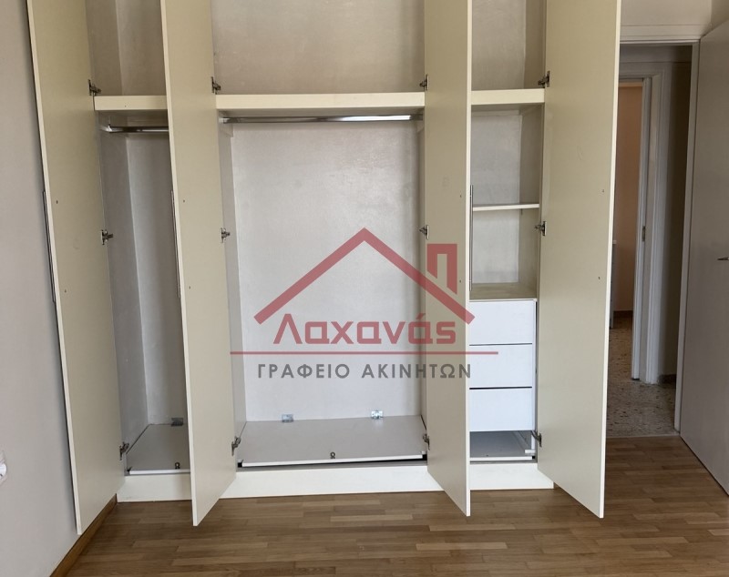 Χαϊδάρι: Ενοικιάζεται διαμέρισμα 4ου ορόφου, ανακαινισμένο με απεριόριστη θέα 10 Χαϊδάρι: Ενοικιάζεται διαμέρισμα 4ου ορόφου, ανακαινισμένο με απεριόριστη θέα 9