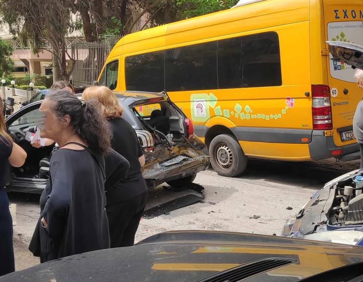 Σοβαρό τροχαίο στο Δάσος Χαϊδαρίου το πρωί της Πέμπτης 4 Σοβαρό τροχαίο στο Δάσος Χαϊδαρίου το πρωί της Πέμπτης 3
